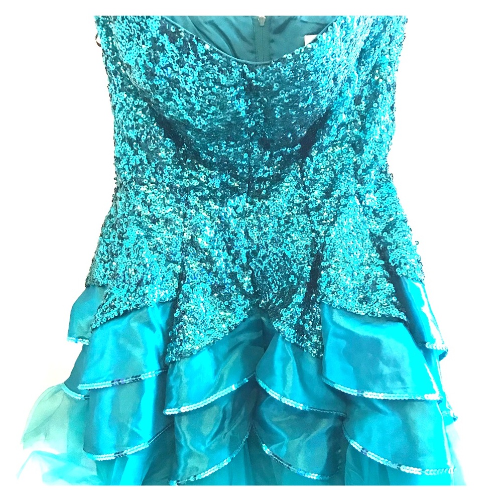 Short,sequined dress